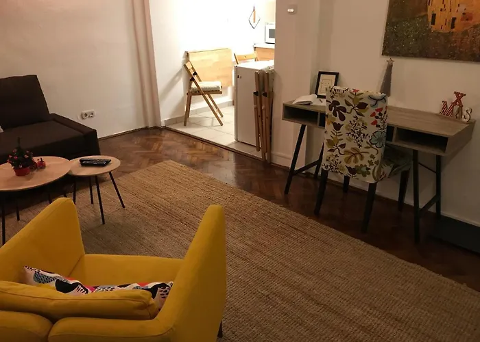 Revay 6 Apartment